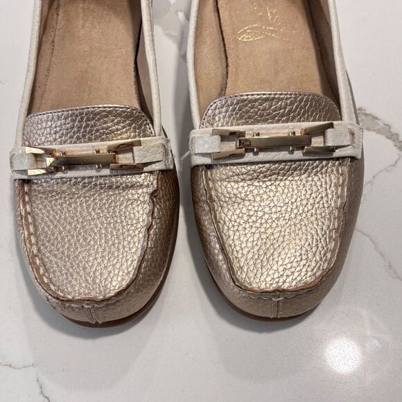Aerosoles Women's Metallic Gold Nuwsreel Moccasin Vegan Loafers Shoes Size 7.5 - Picture 6 of 12